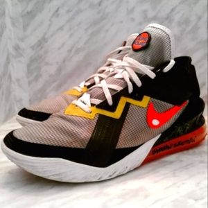 Nike LeBron XVIII Low 'Sylvester vs Tweety' Men's 11 Space jam Looney tune squad